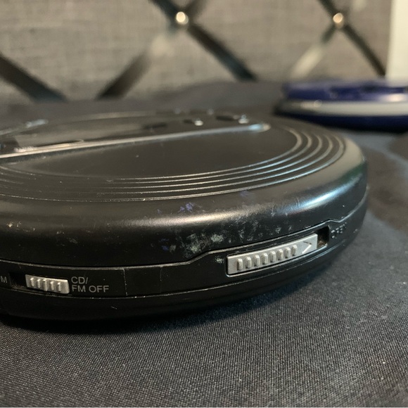 Onn Cd Player Onb15av201 Walkman Cd Player Portable - Picture 4 of 7